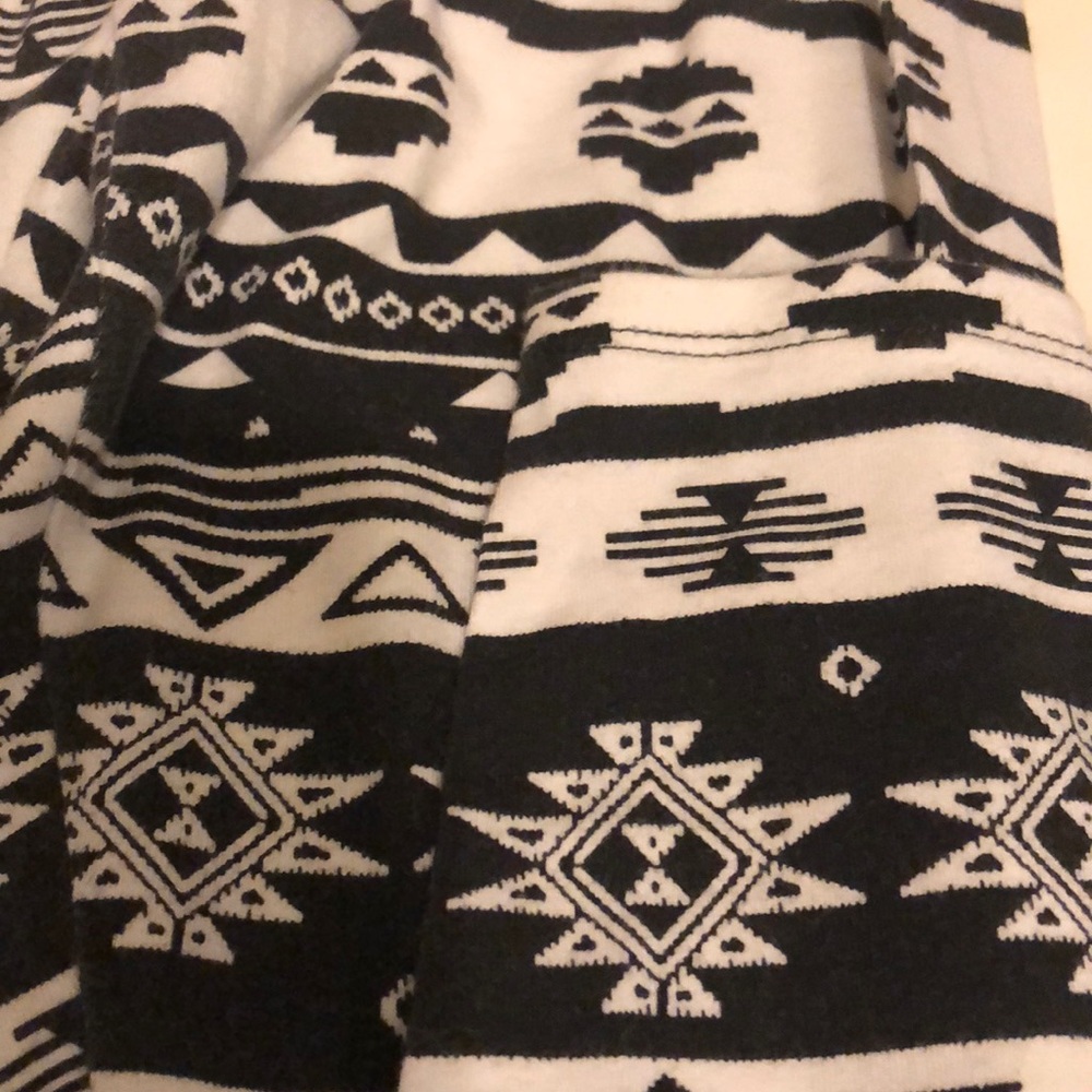 Aztec Pattern Leggings - Picture 2 of 3